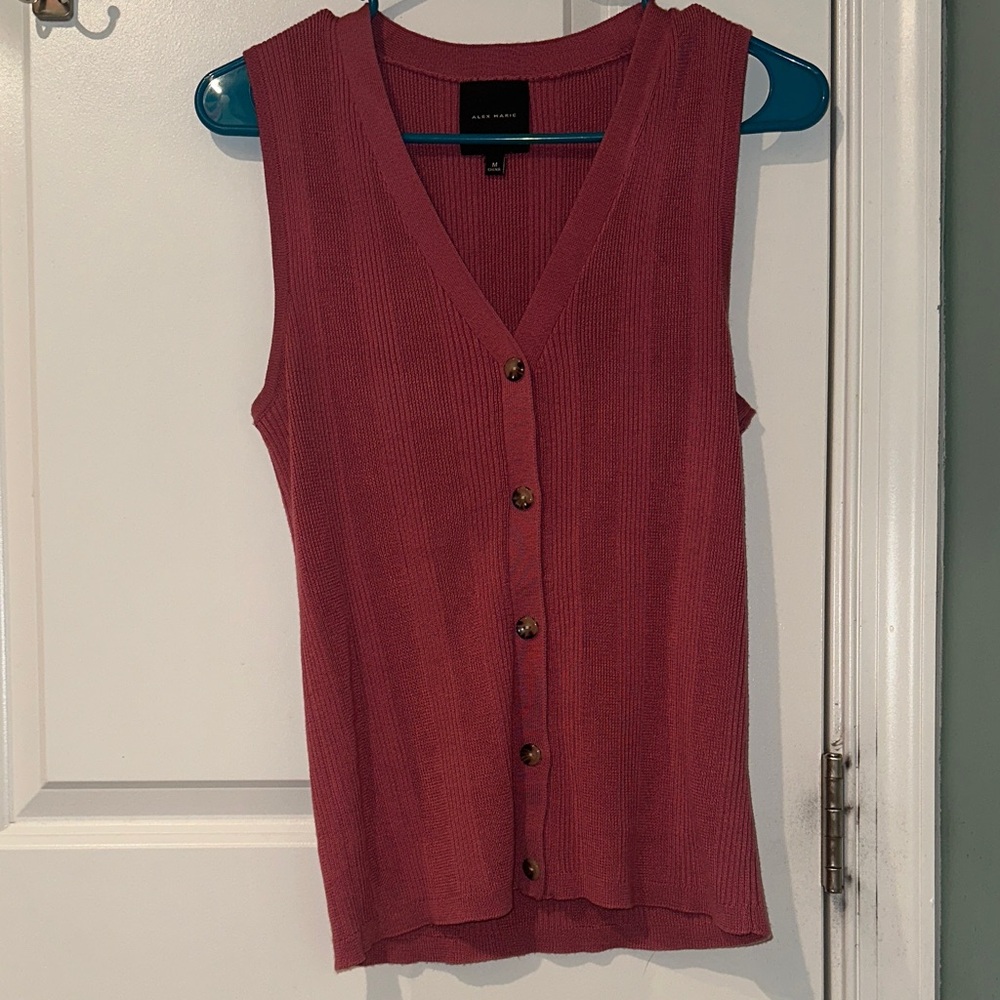 Alex Marie Sleeveless Button-Down Top